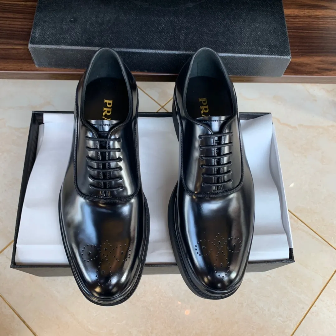 Men's shoes 💰860 💰Best recommendation✨PRADA Prada's top purchasing quality Imported color-brushed edge beads on the uppers Carved toe design Cowhide lining Private molded TPU outsole Non-slip, wear-resistant and elastic Fashionable and versatile Black 39-44 in stock (38, 45 custom-made, non-refundable)